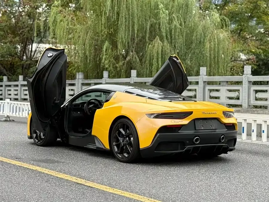 Maserati MC20