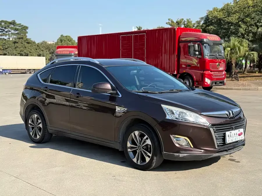 Luxgen U6 SUV