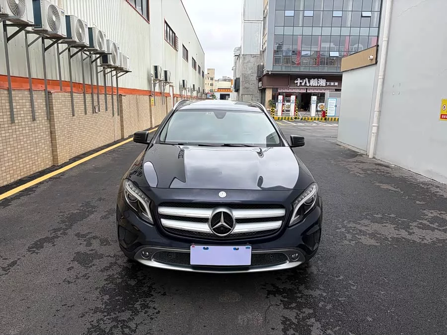 Mercedes Benz GLA