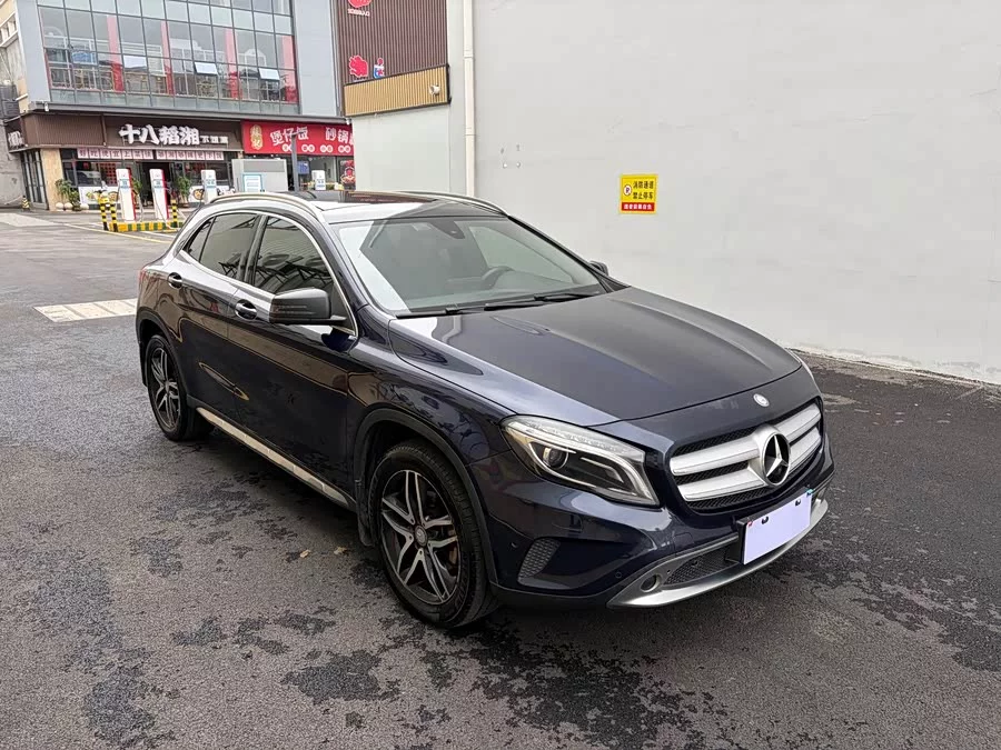 Mercedes Benz GLA