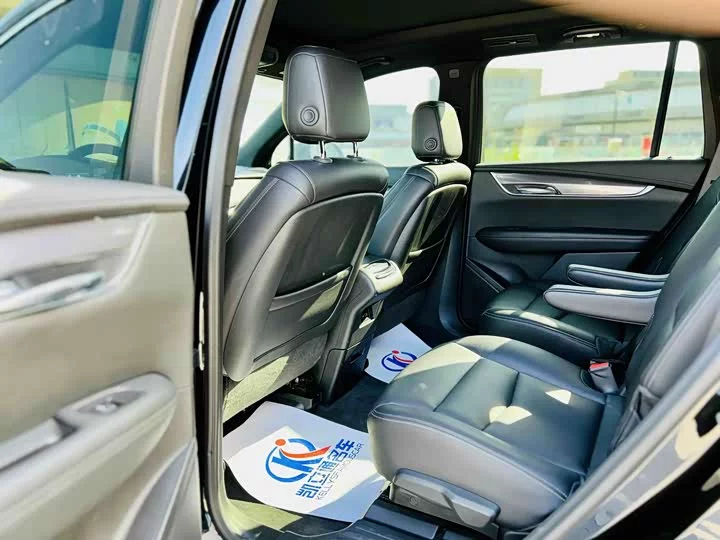Cadillac XT6