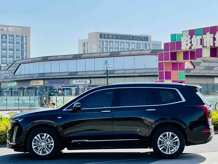Cadillac XT6