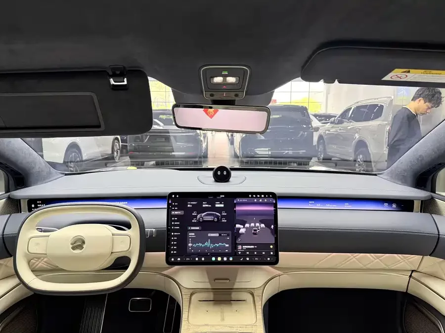 NIO ET9