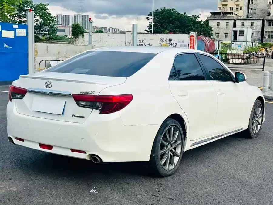 Toyota Reiz