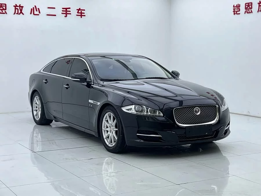 Jaguar XJ