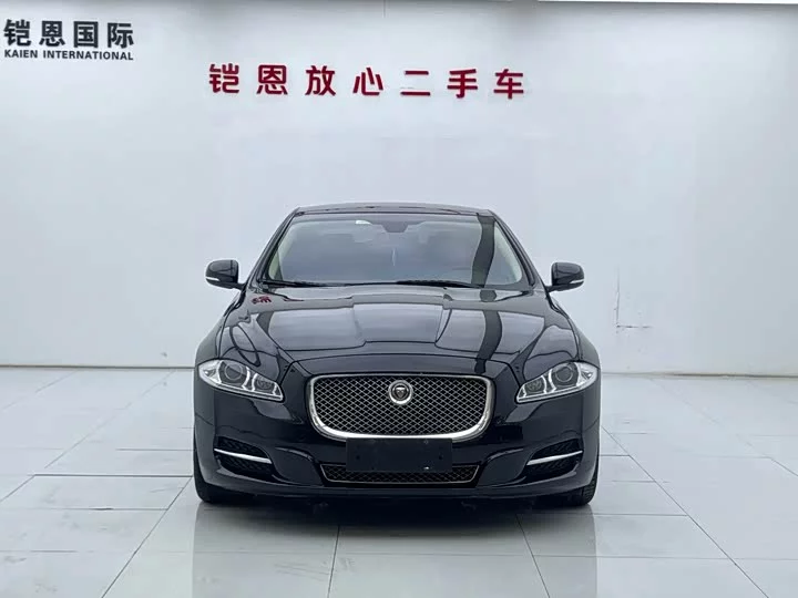 Jaguar XJ