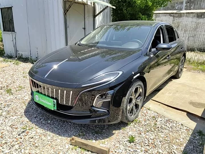Hongqi E-QM5