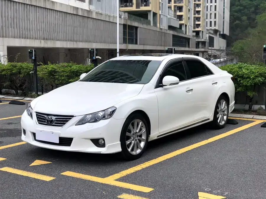 Toyota Reiz