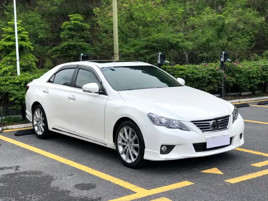 Toyota Reiz