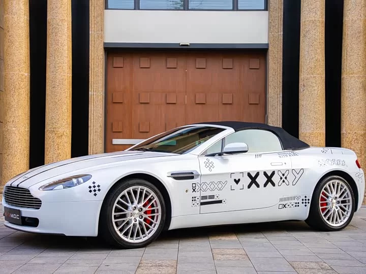 Aston Martin V8 Vantage