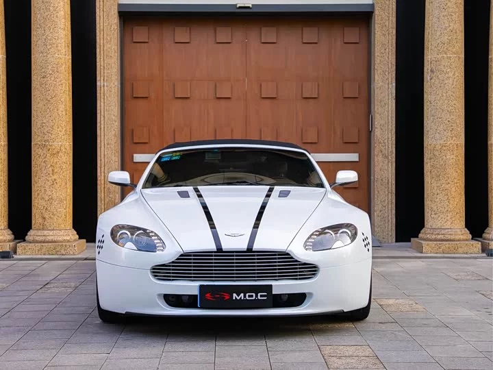 Aston Martin V8 Vantage