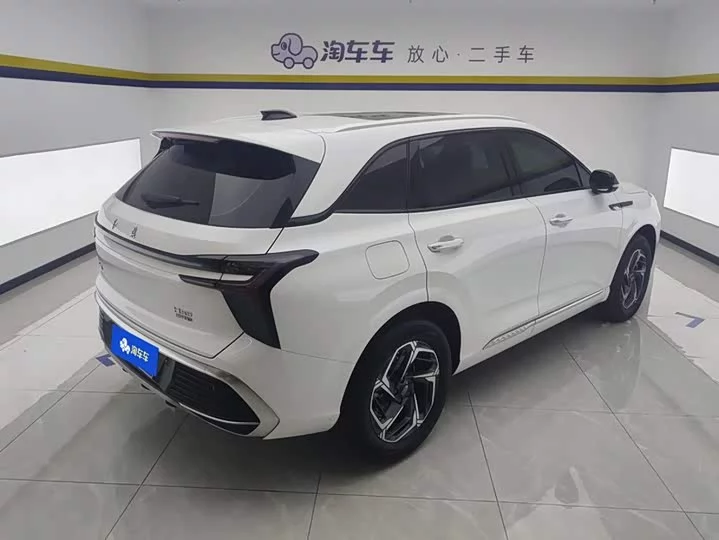 Hongqi HS3