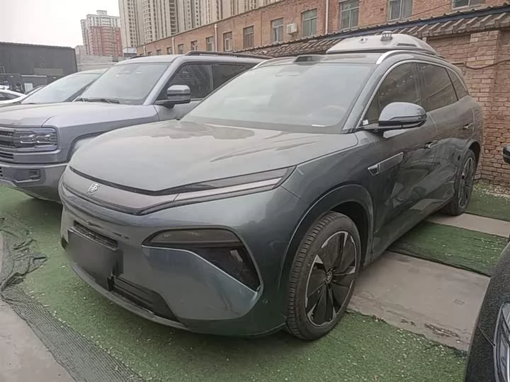 BYD Tang L