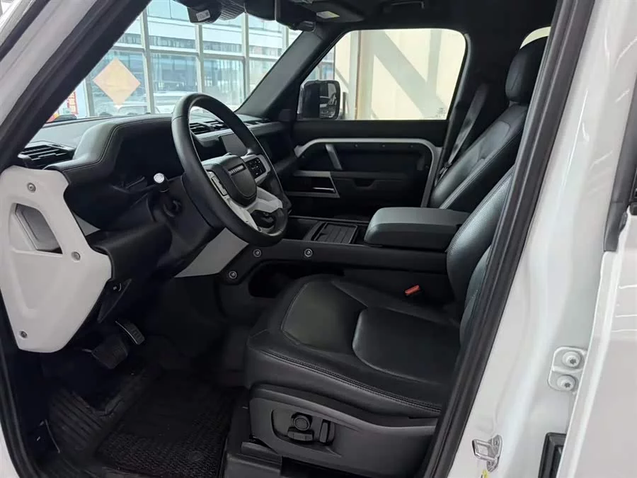 Land Rover guard