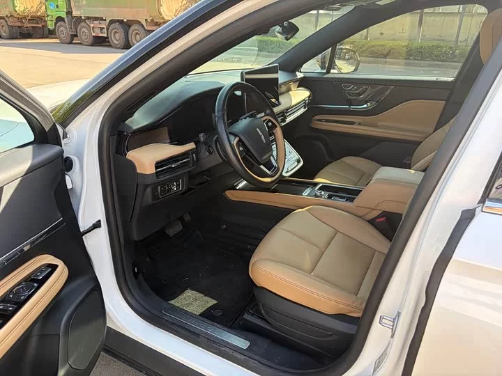 Lincoln adventurer