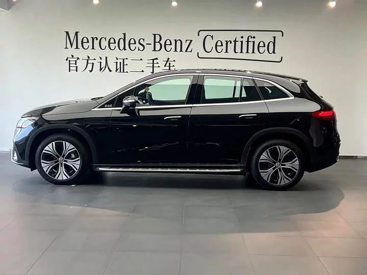 Mercedes-Benz EQE SUV