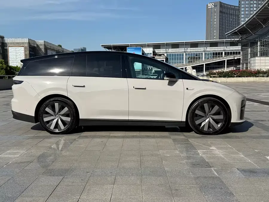 Li Ideal i8