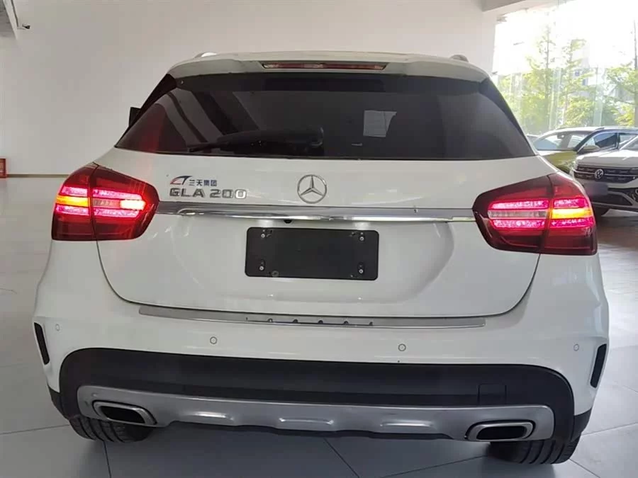 Mercedes Benz GLA