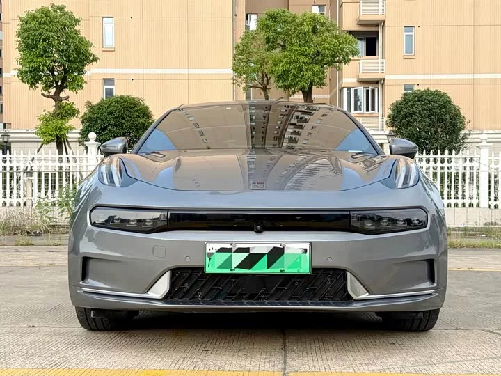 ZEEKR 001
