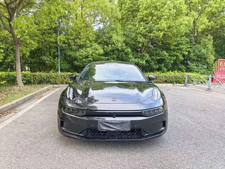 ZEEKR 001