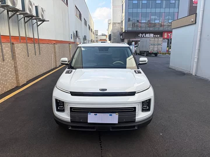 Geely ICON
