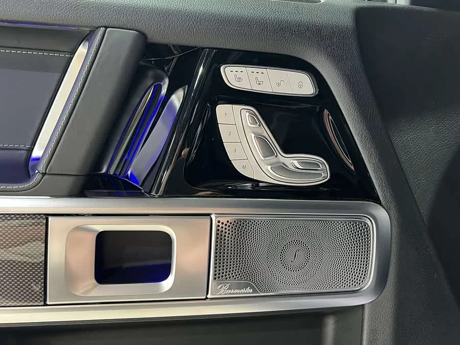 Mercedes Benz G-rated