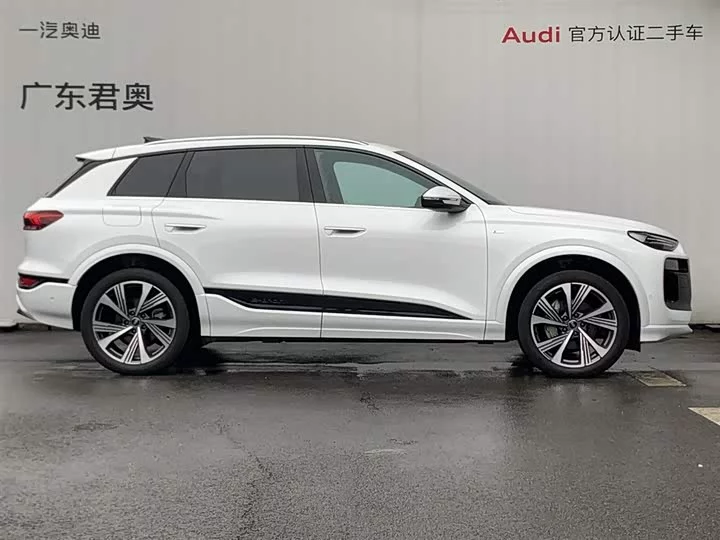 Audi Q6L e-tron