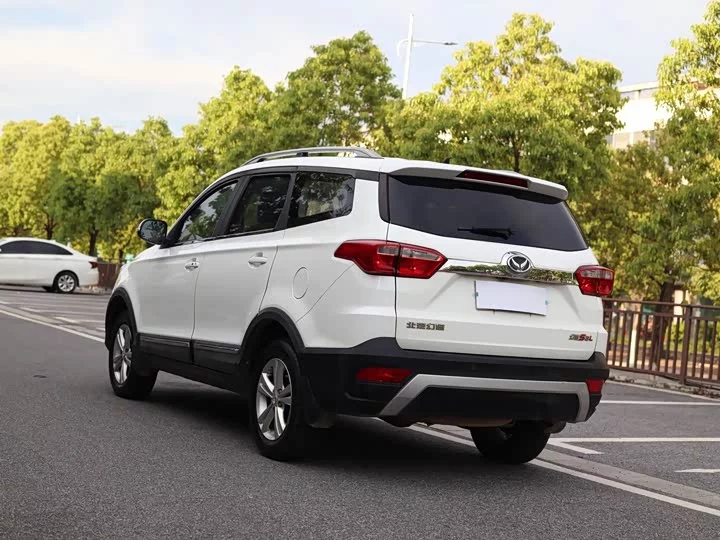 BAIC S3