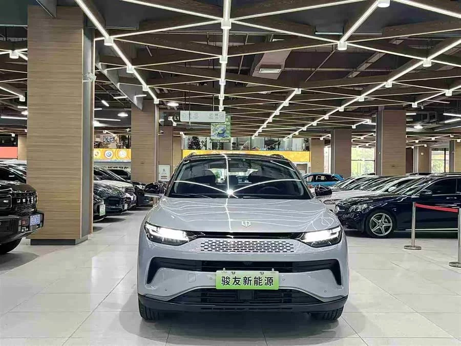 Leapmotor C11