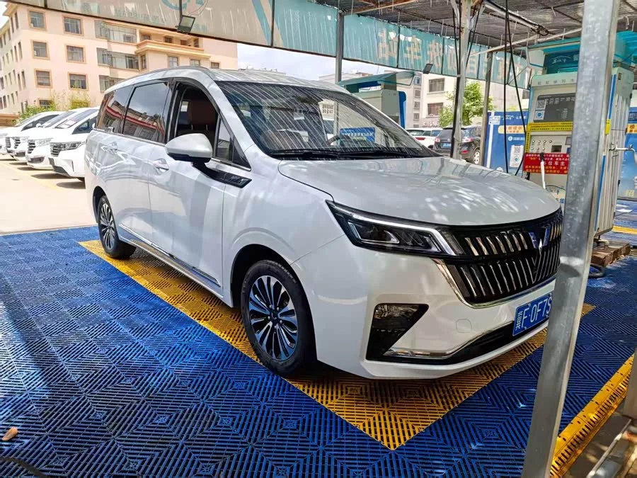 Wuling Jiachen