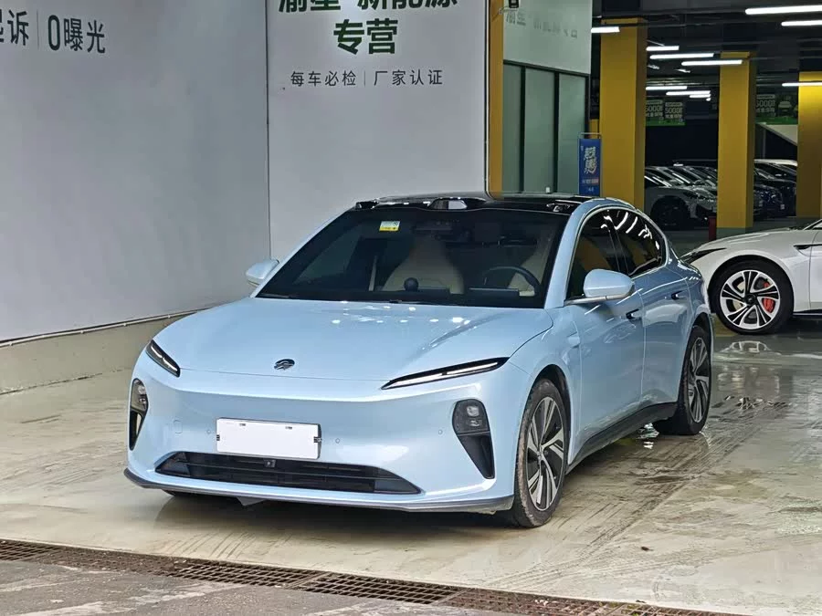 NIO ET5