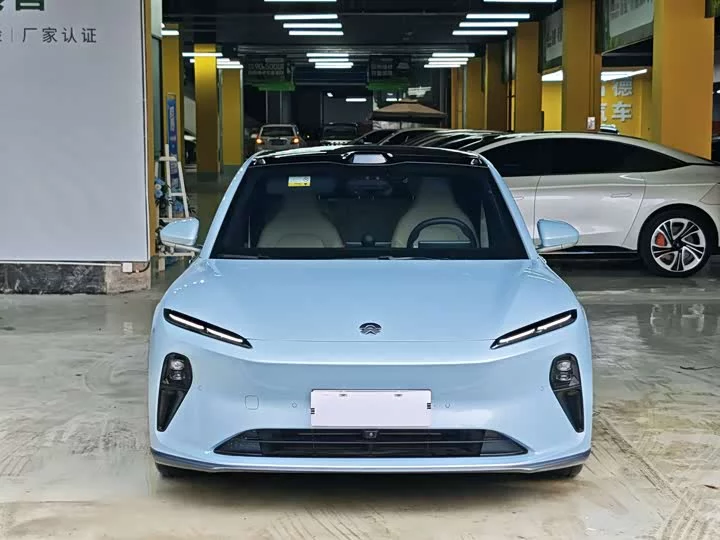 NIO ET5