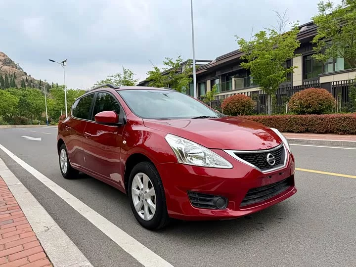 Nissan Tiida