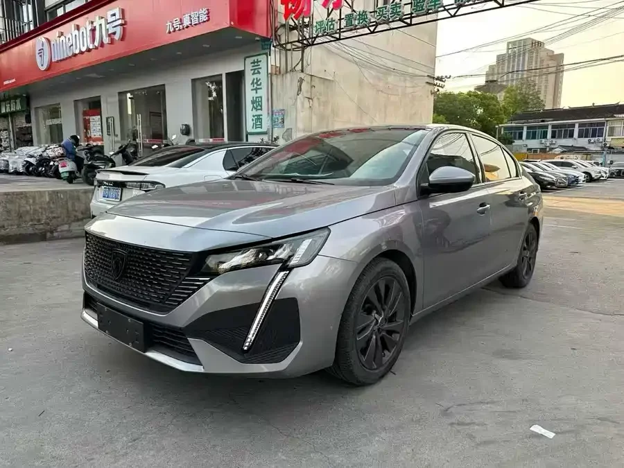 Peugeot 408