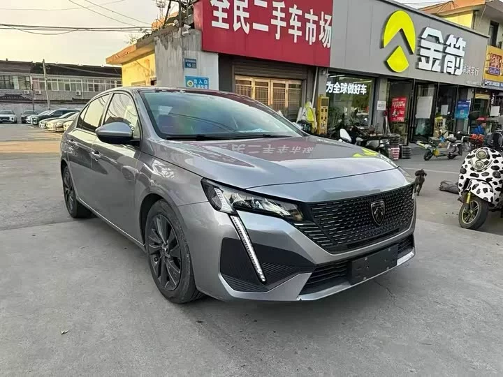 Peugeot 408