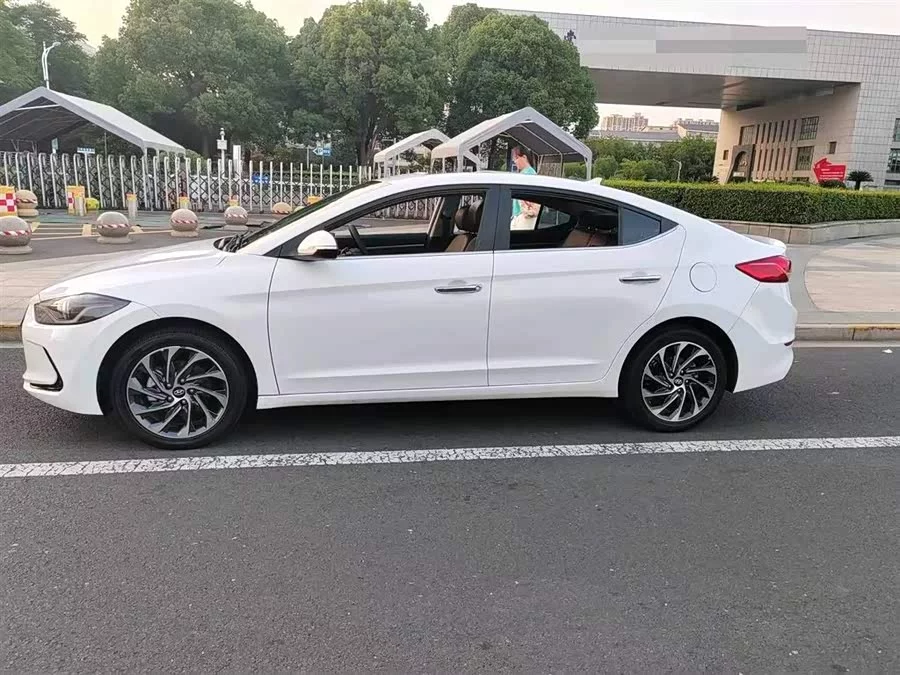 Hyundai elantra