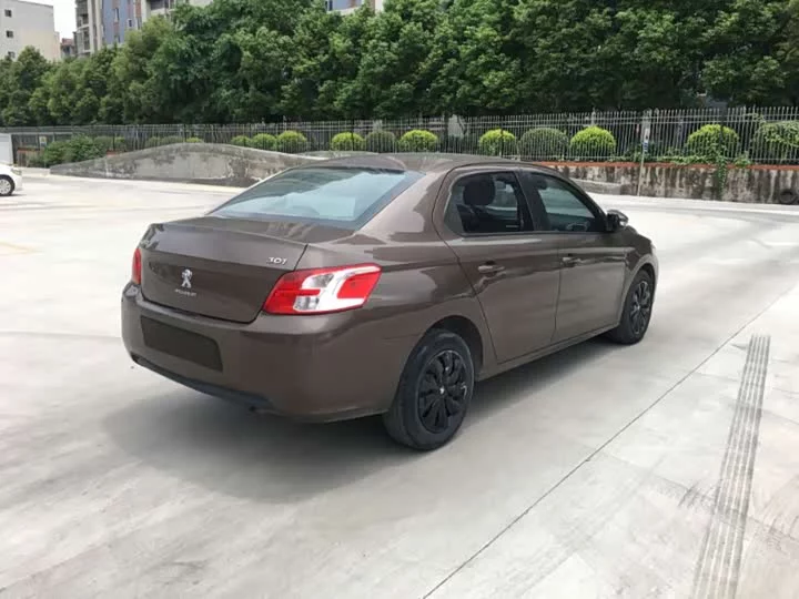 Peugeot 301