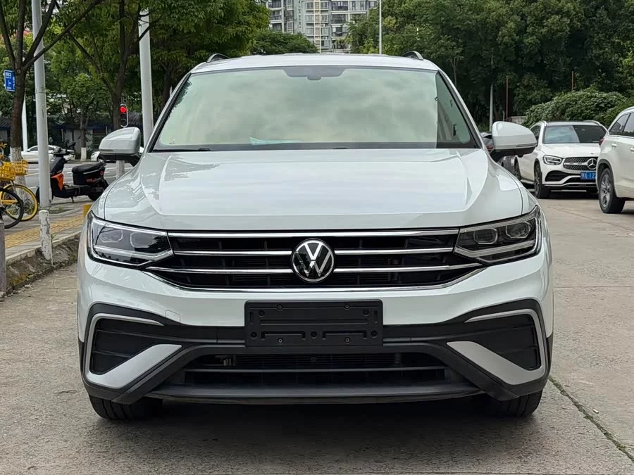 Volkswagen Tiguan L