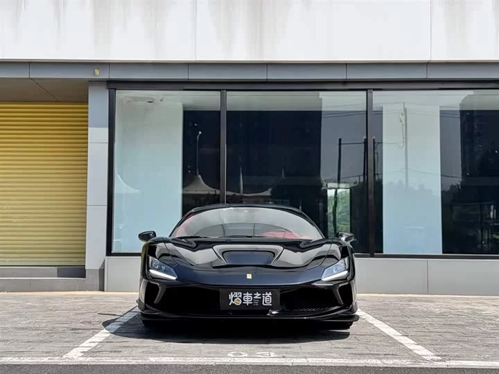 ferrari F8