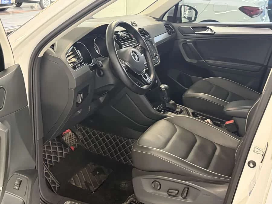 Volkswagen Tiguan L