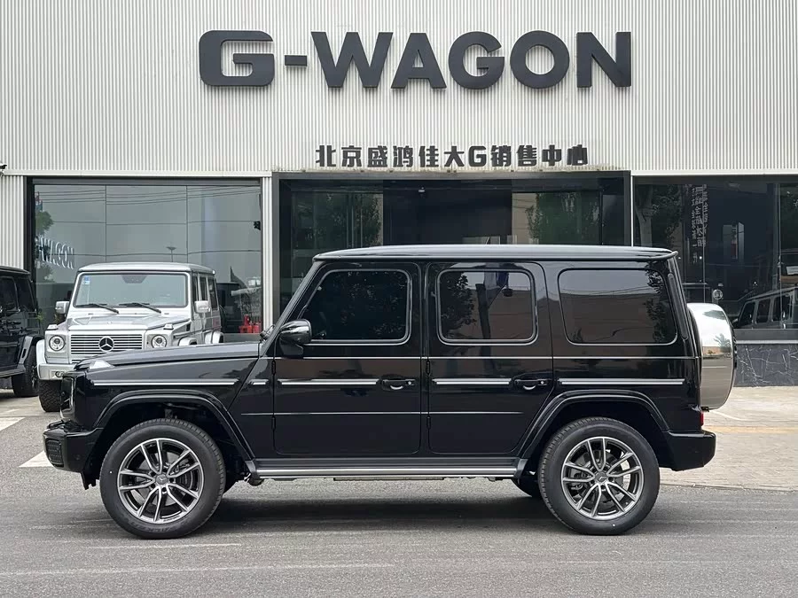 Mercedes Benz G-rated