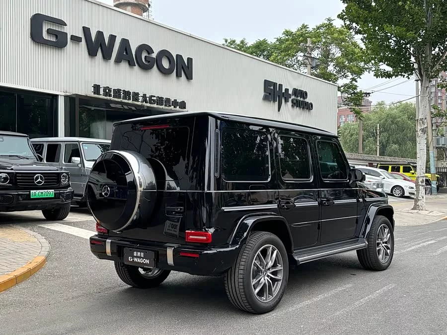 Mercedes Benz G-rated