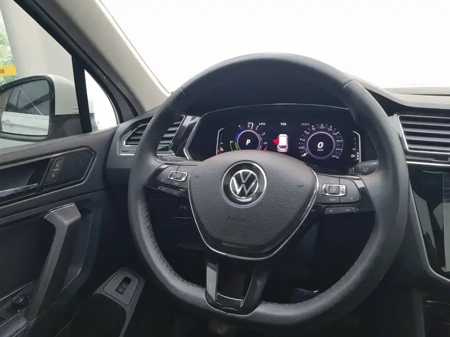 Volkswagen Tiguan L plug-in hybrid