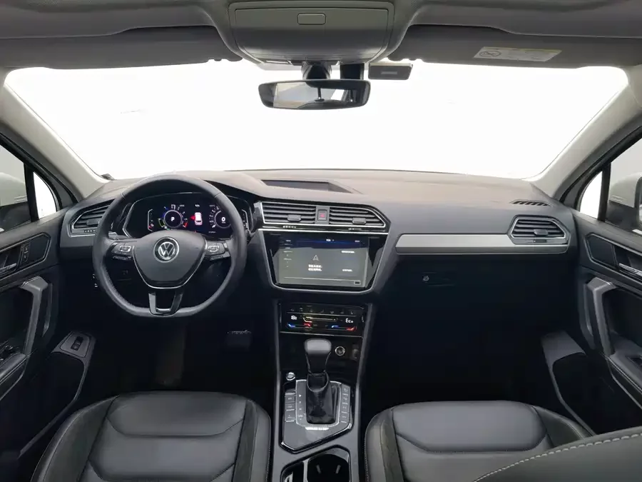 Volkswagen Tiguan L plug-in hybrid