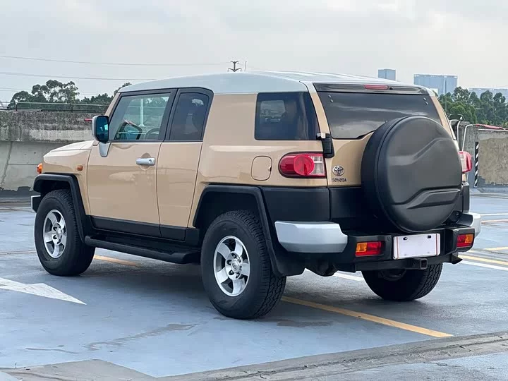 Toyota FJ Cruiser