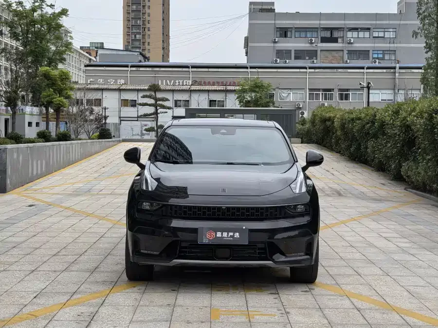 Lynk & Co 05