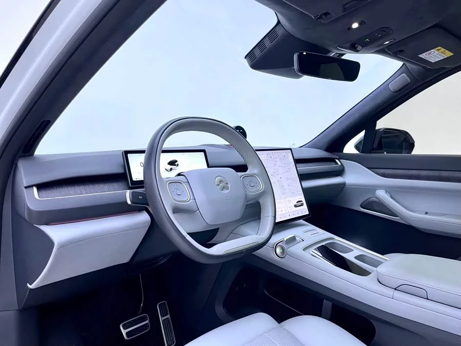 NIO ES8