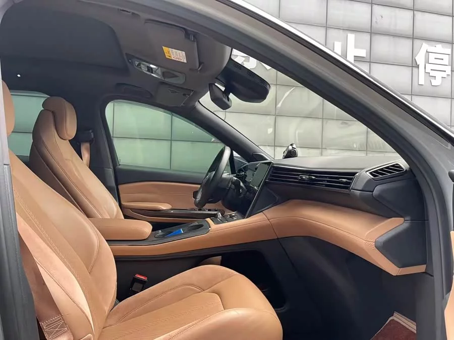 NIO ES6
