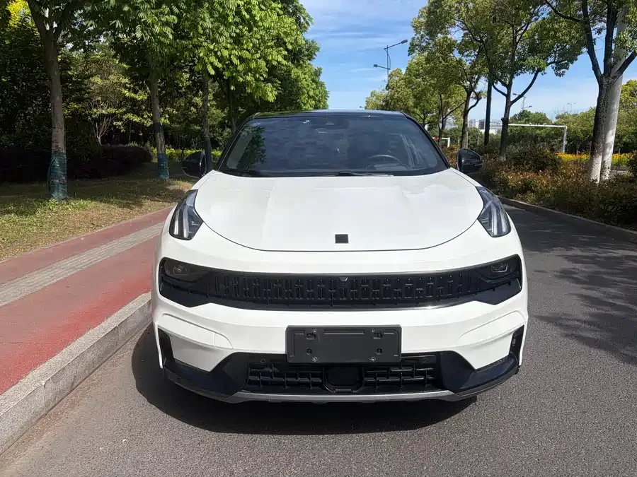 Lynk & Co 05