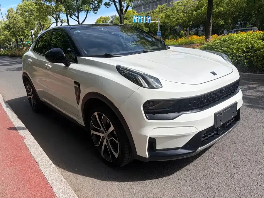 Lynk & Co 05